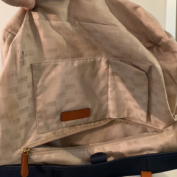 Michael Kors Large Large Navy Striped Tote - Picture 9 of 10